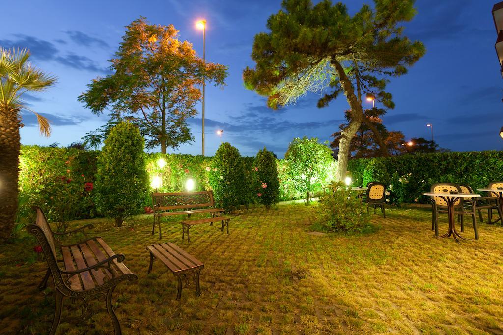 Hotel Globus Cesenatico Exterior foto